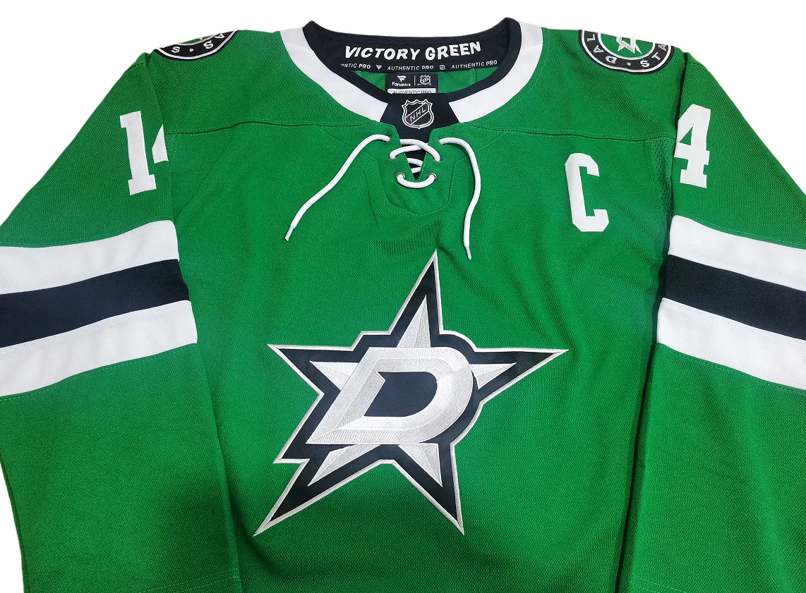 Jamie Benn Dallas Stars Victory Green Jersey Review: Adidas Pro Primary crest detail for Jamie Benn Dallas Stars Victory Green Jersey Review