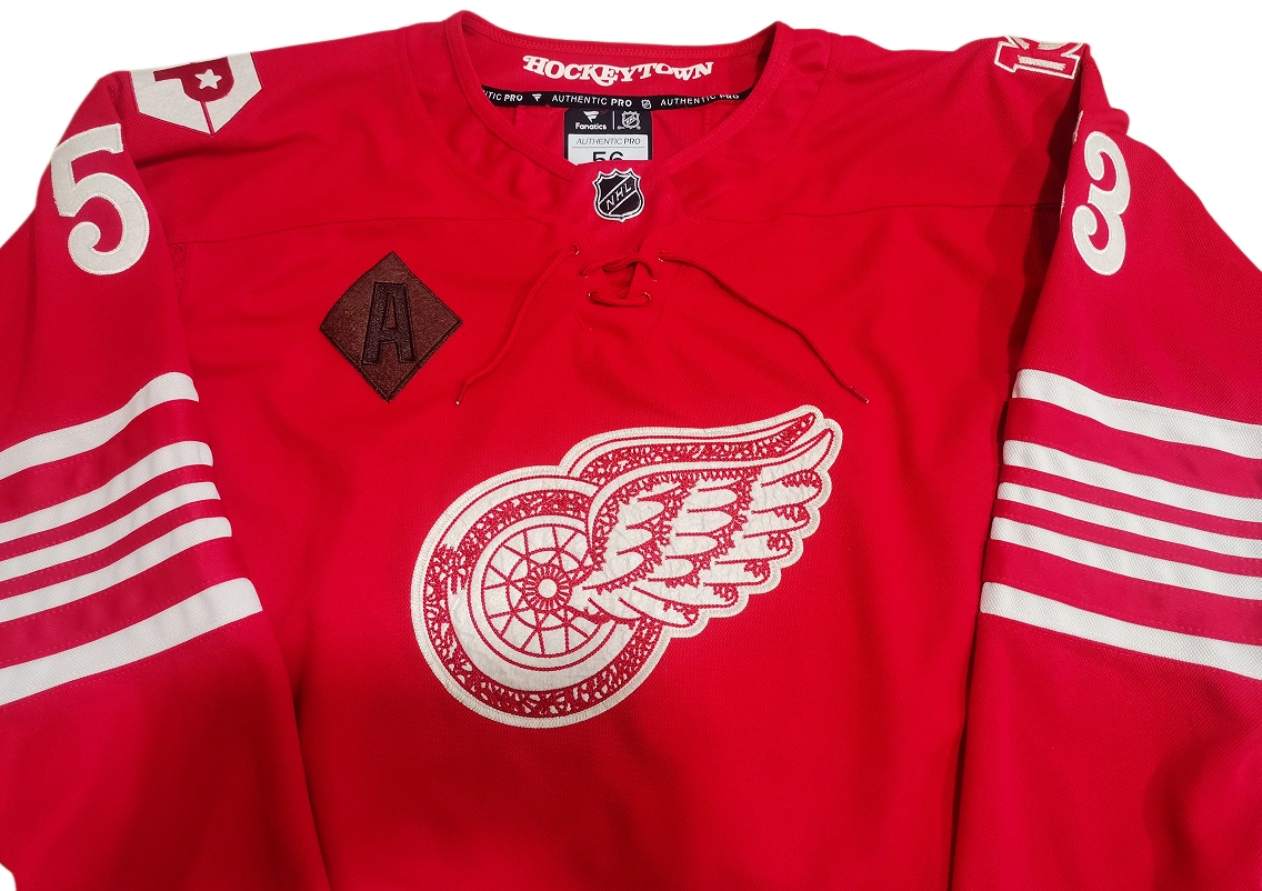 Archive Review: Detroit Red Wings Centennial Premium NHL Hockey Jersey Details detroit red wings centennial premium nhl hockey jersey crest